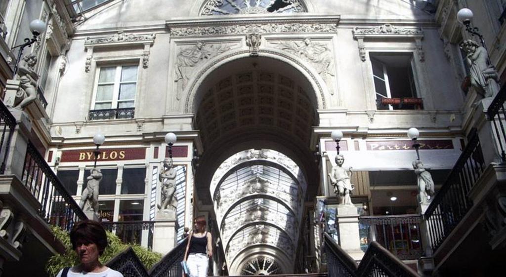 Hotel Saint-Patrick Coeur De Nantes Exteriör bild